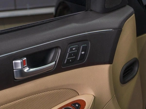 Седан Hyundai Genesis 2011 года, 1349000 рублей, Сургут