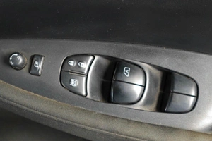 Хетчбэк Nissan Leaf 2014 года, 679000 рублей, Тюмень