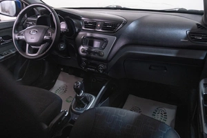 Седан Kia Rio 2012 года, 699000 рублей, Томск