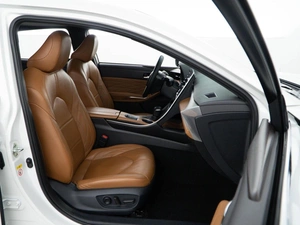 Седан Toyota Avalon 2022 года, 3998999 рублей, Москва