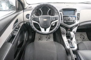 Седан Chevrolet Cruze 2011 года, 749000 рублей, Красноярск