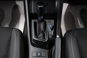 Хетчбэк Toyota Auris 2016 года, 1469000 рублей, Омск