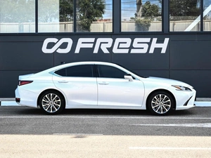 Седан Lexus ES 2020 года, 3999000 рублей, Кирилловка