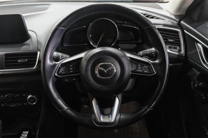 Хетчбэк Mazda Axela 2017 года, 1549000 рублей, Новокузнецк