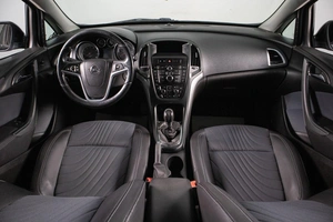 Хетчбэк Opel Astra 2013 года, 759000 рублей, Сургут