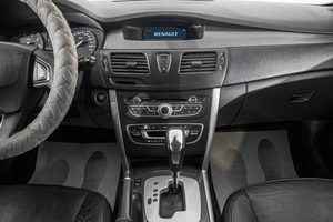 Седан Renault Latitude 2011 года, 899000 рублей, Барнаул