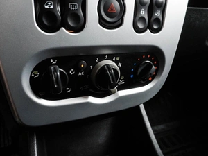 Седан Renault Logan 2011 года, 524000 рублей, Воронеж