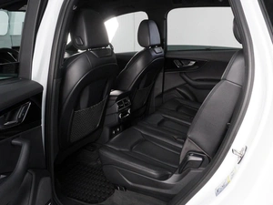 Внедорожник Audi Q7 2019 года, 5337000 рублей, Красный Пахарь