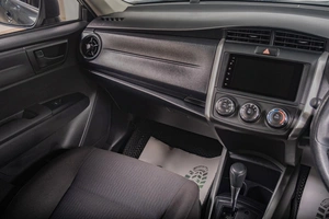 Универсал Toyota Corolla Fielder 2018 года, 1589000 рублей, Томск