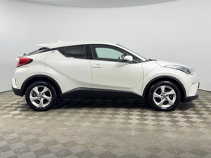 Внедорожник Toyota C-HR 2018 года, 1919900 рублей, Казань