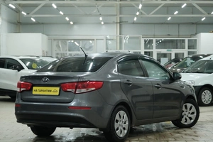 Седан Kia Rio 2016 года, 999000 рублей, Омск