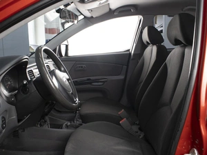 Седан Kia Rio 2010 года, 480000 рублей, Омск