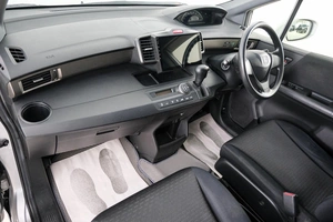 Минивэн Honda Freed 2012 года, 1159000 рублей, Красноярск