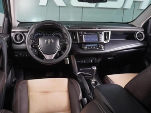 Внедорожник Toyota RAV4 2016 года, 2299000 рублей, Воронеж