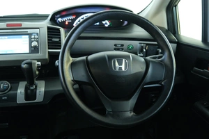 Минивэн Honda Freed 2012 года, 1149000 рублей, Омск
