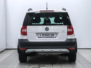 Внедорожник Skoda Yeti 2013 года, 849000 рублей, Красноярск