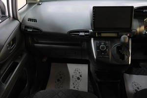 Минивэн Toyota Wish 2014 года, 1699000 рублей, Омск
