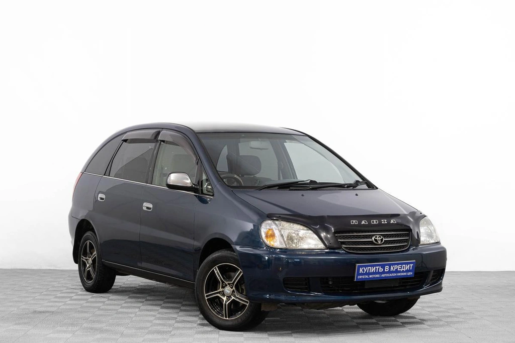 Минивэн Toyota Nadia 2001 года, 659000 рублей, Барнаул