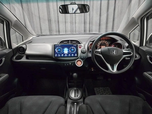 Хетчбэк Honda Fit 2013 года, 950000 рублей, Красноярск