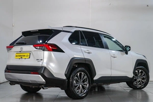 Внедорожник Toyota RAV4 2024 года, 3919000 рублей, Челябинск