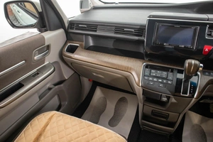 Минивэн Honda Stepwgn 2015 года, 1939000 рублей, Барнаул