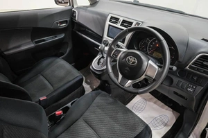Хетчбэк Toyota Ractis 2012 года, 849000 рублей, Новокузнецк
