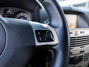Хетчбэк Opel Astra 2007 года, 529000 рублей, Волгоград