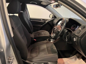 Внедорожник Volkswagen Tiguan 2013 года, 1349000 рублей, Красноярск