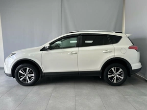 Внедорожник Toyota RAV4 2016 года, 2340000 рублей, Красноярск