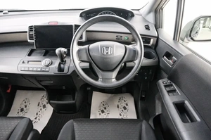 Минивэн Honda Freed 2012 года, 1099000 рублей, Красноярск