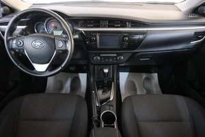 Седан Toyota Corolla 2014 года, 1399000 рублей, Омск