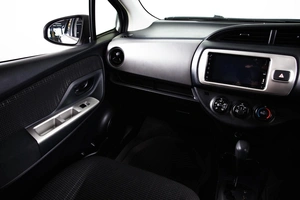 Хетчбэк Toyota Vitz 2016 года, 819000 рублей, Пермь