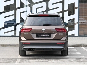 Внедорожник Volkswagen Tiguan 2017 года, 2400000 рублей, Волгоград