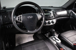 Седан Hyundai Elantra 2010 года, 749000 рублей, Сургут