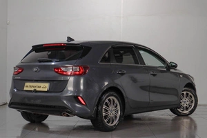 Хетчбэк Kia Ceed 2018 года, 1599000 рублей, Челябинск