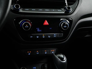 Седан Hyundai Solaris 2021 года, 1694444 рублей, Москва