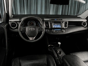Внедорожник Toyota RAV4 2014 года, 2299000 рублей, Тюмень