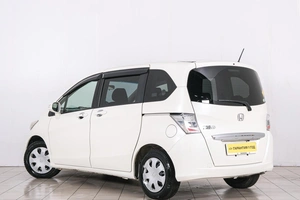 Минивэн Honda Freed 2012 года, 999000 рублей, Красноярск