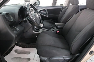 Внедорожник Toyota RAV4 2010 года, 1599000 рублей, Омск
