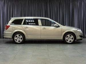 Универсал Opel Astra 2010 года, 669000 рублей, Тюмень