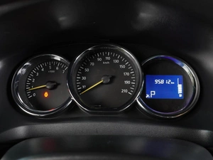Хетчбэк Renault Sandero 2016 года, 844000 рублей, Воронеж