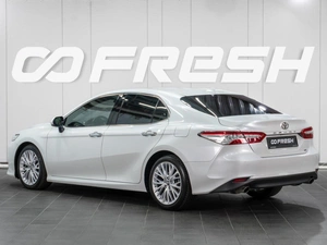 Седан Toyota Camry 2019 года, 3439000 рублей, Сургут