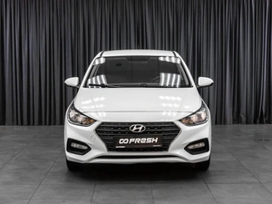 Седан Hyundai Solaris 2018 года, 799000 рублей, Тюмень