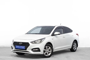 Седан Hyundai Solaris 2017 года, 989000 рублей, Барнаул