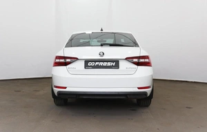 Лифтбек Skoda Superb 2018 года, 1990000 рублей, Орёл