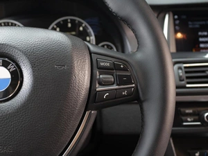 Седан BMW 5 серия 2015 года, 1700000 рублей, Омск