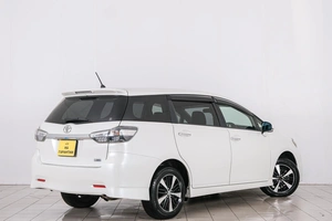 Минивэн Toyota Wish 2016 года, 1749000 рублей, Красноярск