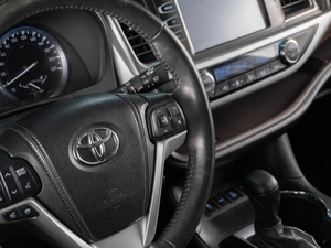 Внедорожник Toyota Highlander 2015 года, 2990000 рублей, Сургут