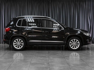 Внедорожник Volkswagen Tiguan 2011 года, 1399000 рублей, Тюмень