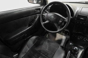 Седан Toyota Avensis 2006 года, 639000 рублей, Новокузнецк